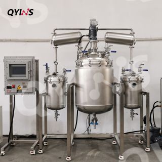 PLC控制雙冷凝高真空不銹鋼反應(yīng)釜200L